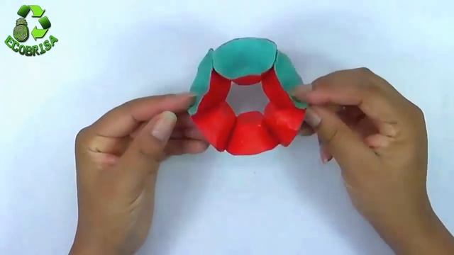 3 Ideas NAVIDEÑAS con CARTONES de HUEVOS / Ideias de natal / Christmas ideas - Ecobrisa