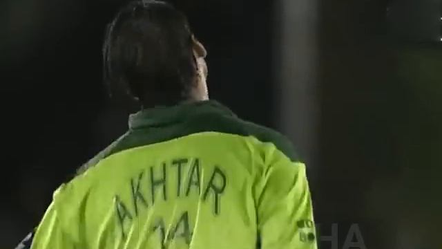 Only Time Rohit Sharma faced Shoaib Akhtar - Hits 11 Runs of 6 Balls + Funny Kamran Akmal Drop Catc