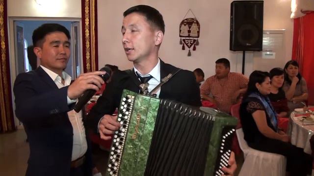 Баянист Максат www.shankarfoto.ru