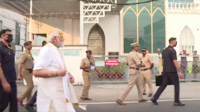 PM Modi holds roadshow in Kochi, Kerala