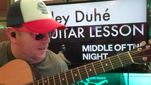 How To Play MIDDLE OF THE NIGHT - Elley Duhé Guitar Tutorial (Beginner Lesson!)