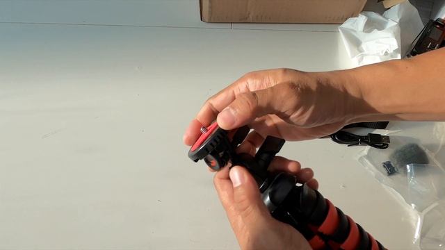 Sony Alpha ZV-E10 4K Vlog Mirrorless Camera Unboxing with Kit Lens - Vivitar Flexible Tripod Bundle