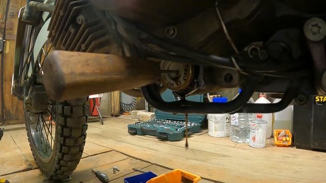 Как поменять масло на KTM adventure 990 ? How to change oil on KTM adventure 990