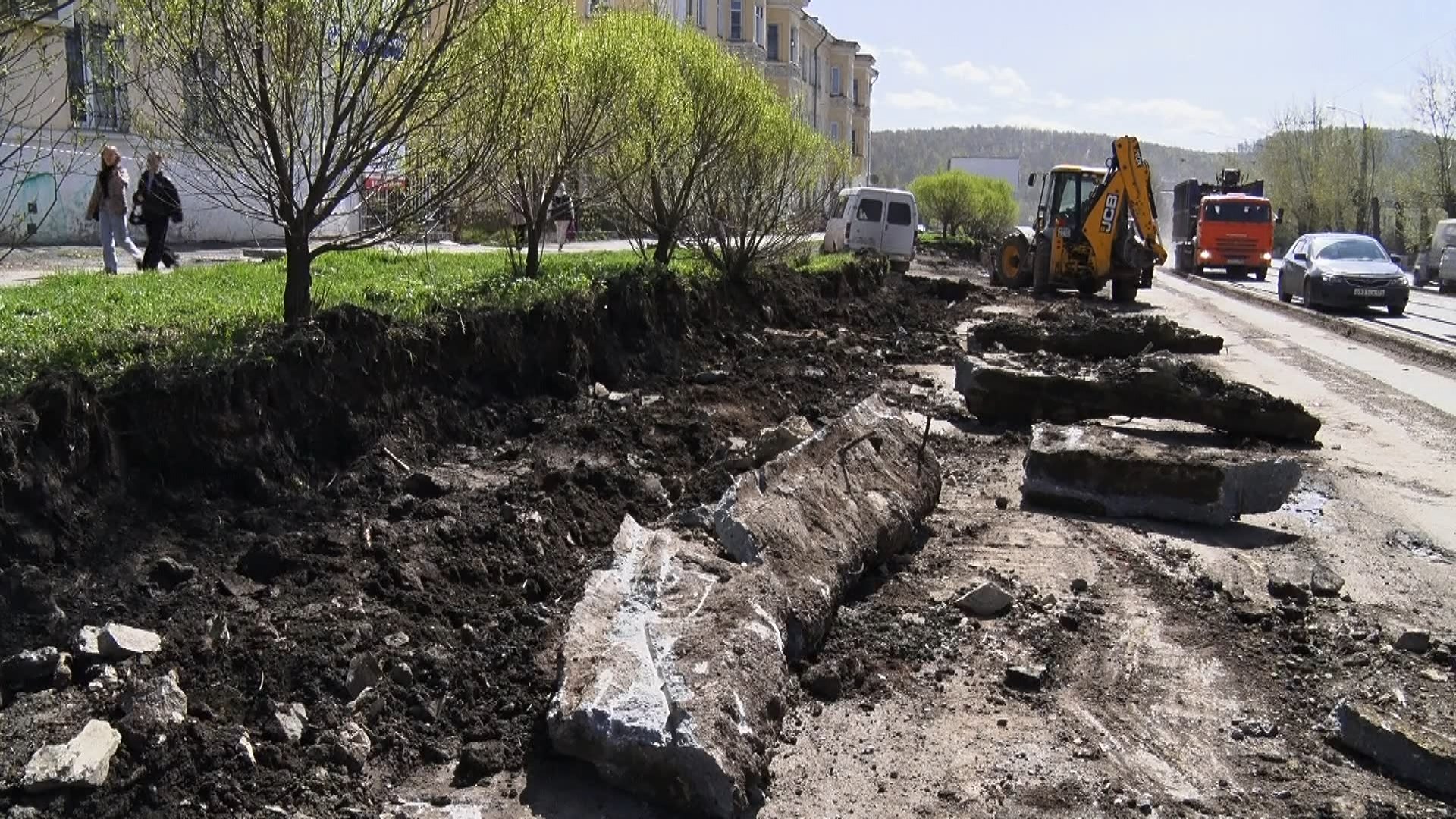 На улице Горького идут работы по расширению и ремонту дороги