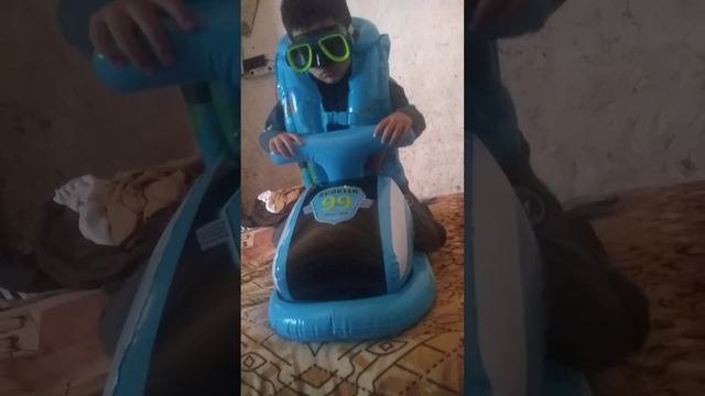 Brunito Aprendiendo A Andar En Moto Acuática ?