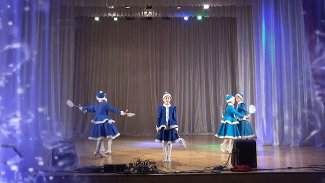 Солнечная капель .Белые снежинки