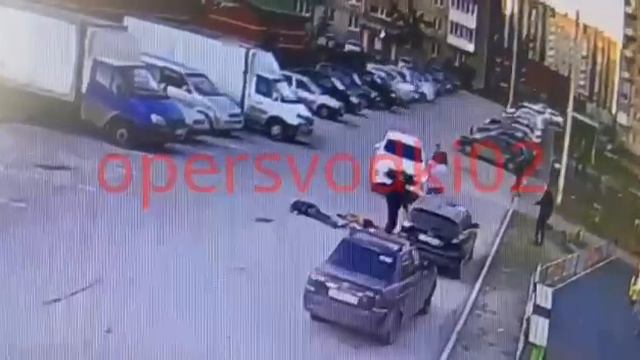 В сети появилось видео драки в уфимском Инорсе, в результате которой погиб человек