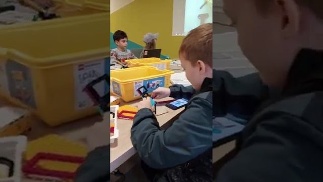 Робототехника старшая группа 3 декабря 2023 видео 2