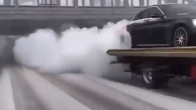 когда у тебя Мерседес и ты не куда не спешишь