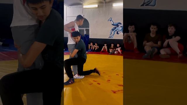 Смотрите внимательно. #вольнаяборьба защита от прохода в ноги