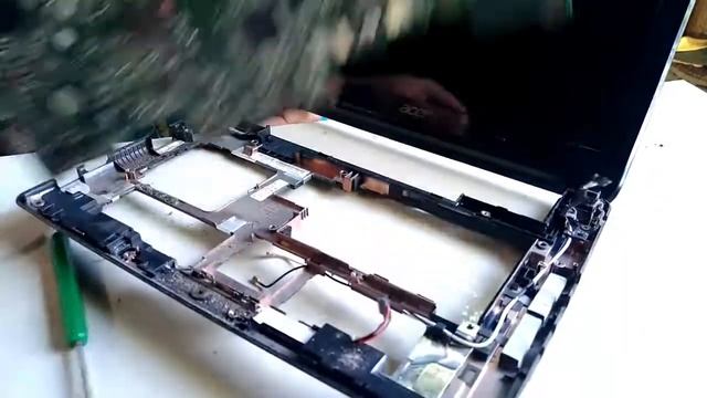 Cara Membongkar Dan Memasang Netbook Acer One D270 / Disassemble AOD260