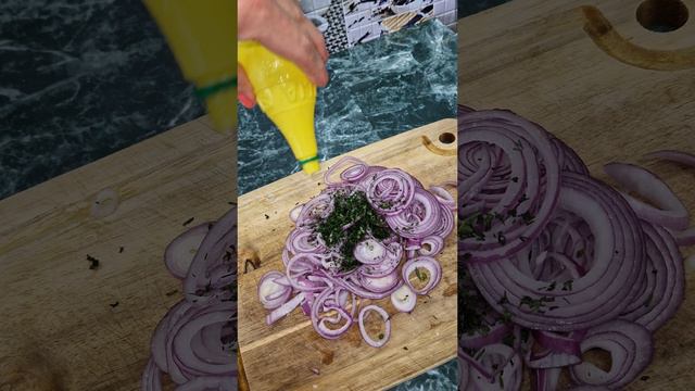 а вы так пробовали приготовить #маринованный лук в томатном соусе #рецепты #готовимдома