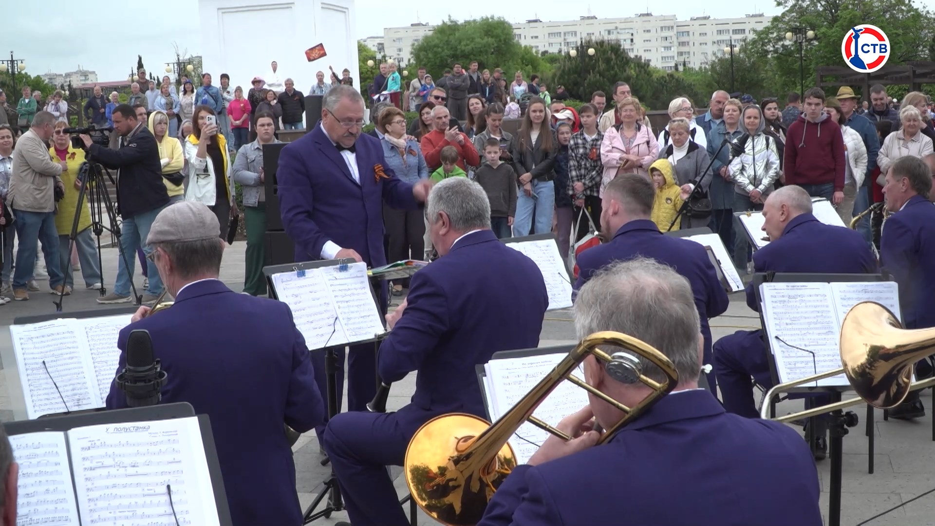 В Парке Победы провели праздничный концерт к 80-летию освобождения Севастополя