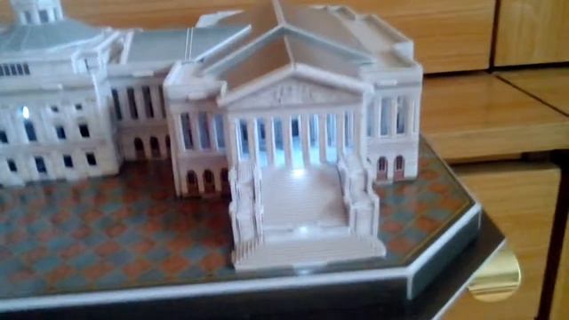Cubic fun. The U.S. Capitol . Led version.