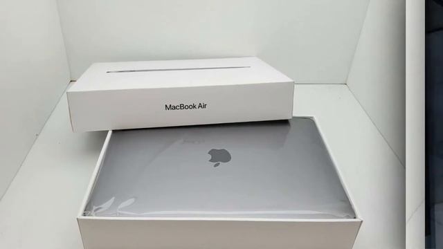 M2 MacBook Pro 2022 Review
