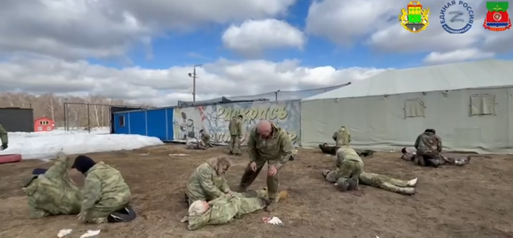 На площадке УСЦ ДОСААФ России ЮВАО состоялись тренировочные занятия по тактической медицине.