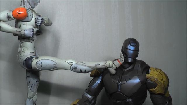 MK25 Striker Street Fighter poses - from Iron Man 3 by Hot Toys