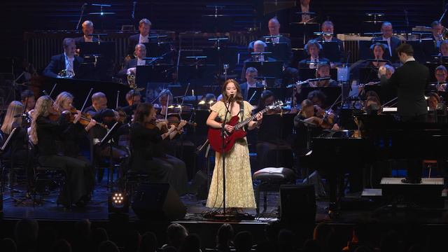 Laufey & the Iceland Symphony Orchestra - Beautiful Stranger (Live at The Symphony)