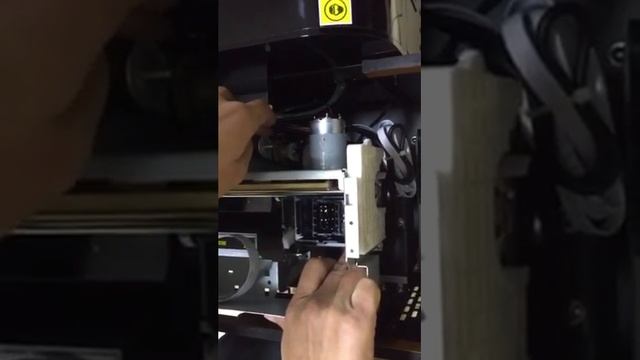 SS TF U2100 MR 0006 How to Check the White Block can lock& unlock the print head properly or not
