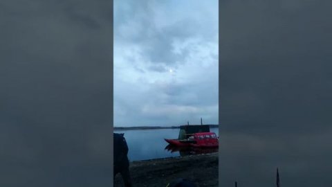 Вечер у костра, где река впадает в Енисей, май 2019г.