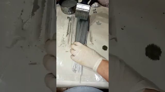 Серые трубочки... Бумажная лоза..
