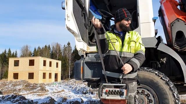 Работа манипулятора-вездехода MAN F2000 с установкой FASSI F450XP