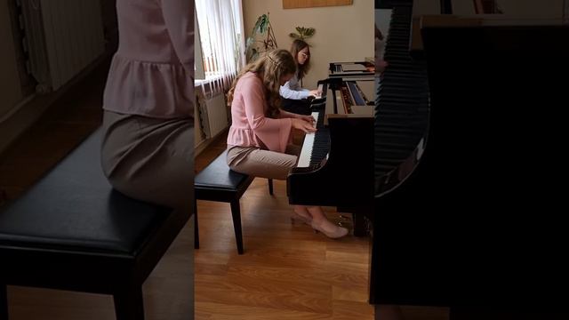 (Mariia Maloshtan and Karina Avalyan) Либертанго.Пьяццолла.