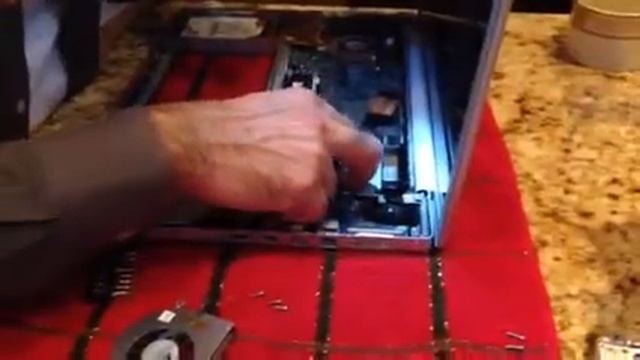 MacBook Pro 17" noisy fan replacement