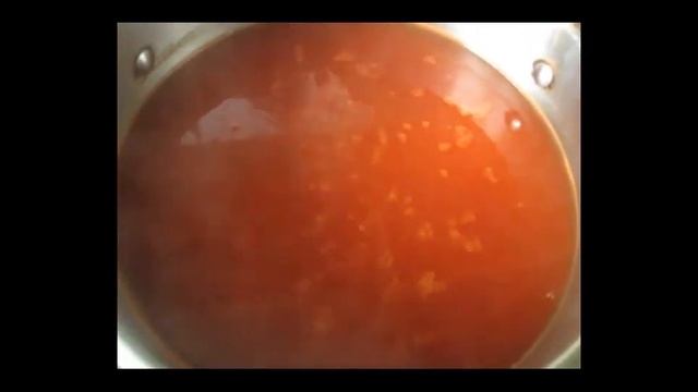 Закатываем помидоры в томатном соусе (Roll the tomatoes in tomato sauce)