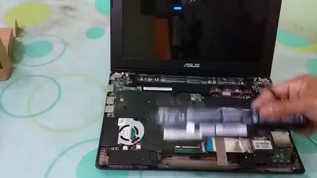 Tutorial cara ganti baterai laptop asus X200M