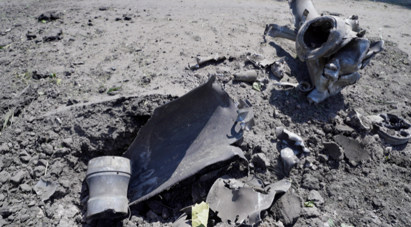 Украинские боевики обстреляли Донецк: снаряд попал в остановку с людьми