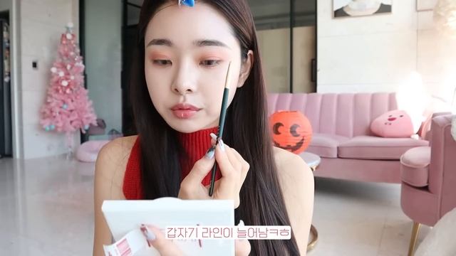 홍시 메이크업? 라방 때 인기 많았던 홍시 옷 입고 근황 TALK?