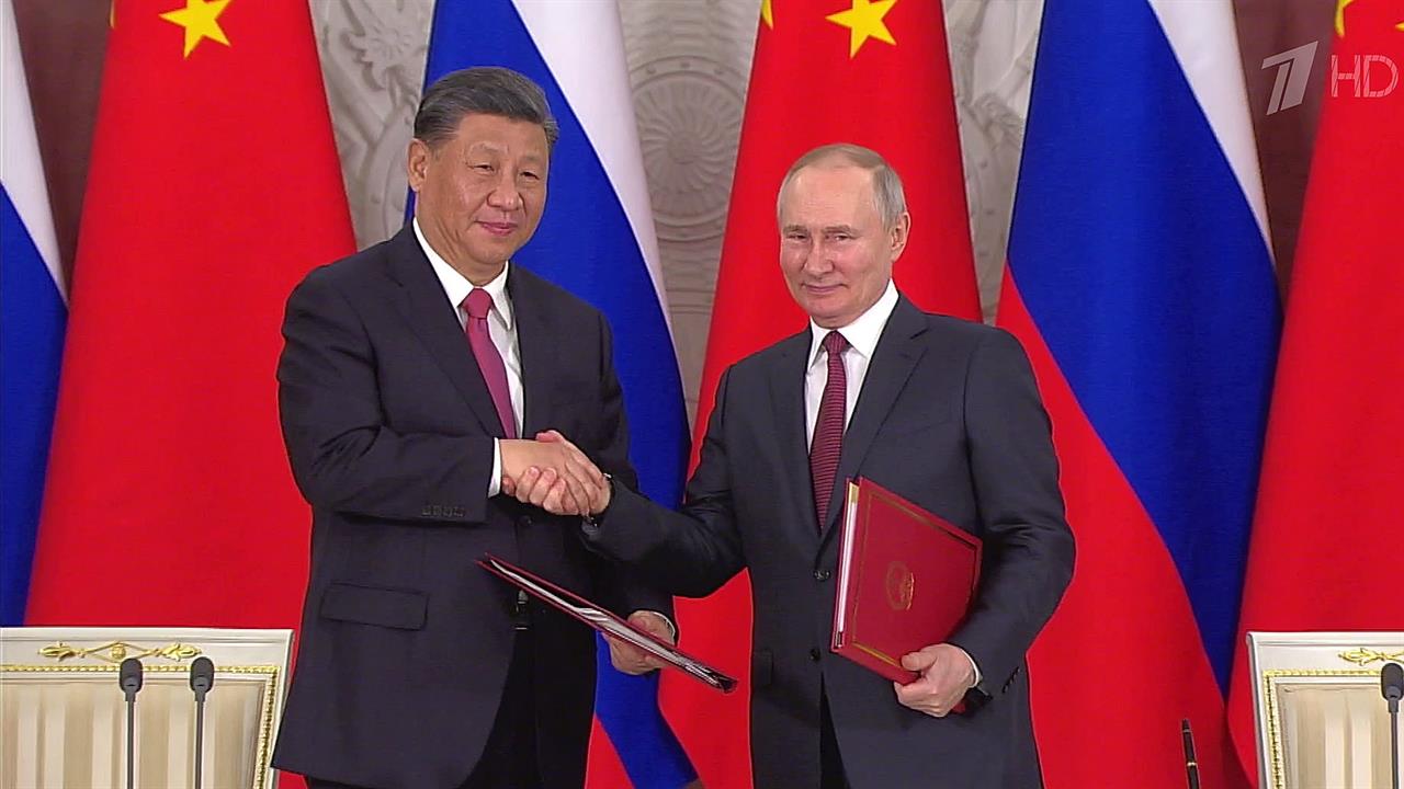 Владимир Путин и Си Цзиньпин подписали документы, определяющие сотрудничество РФ и КНР до 2030 года.