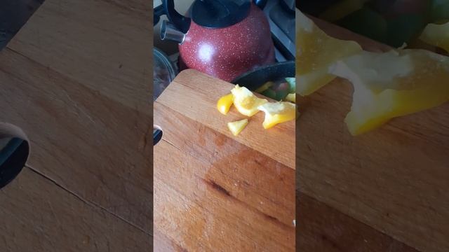 11 февраля 2023г. готовим на обед гороховый суп с ребрышками#лайк #коментарий #оценкаканала