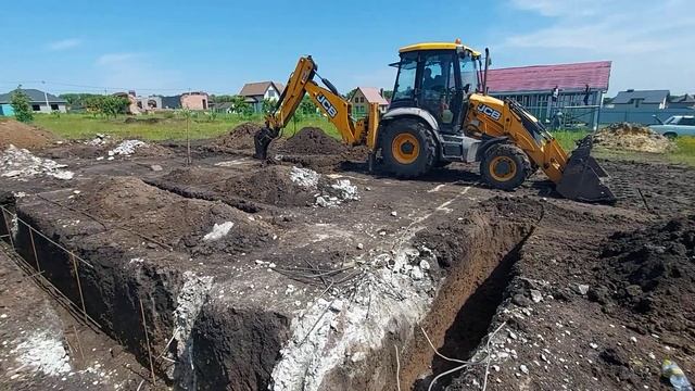 Копаем фундамент под двухэтажный дом. Дом в белгороде с отделкой под ключ.
