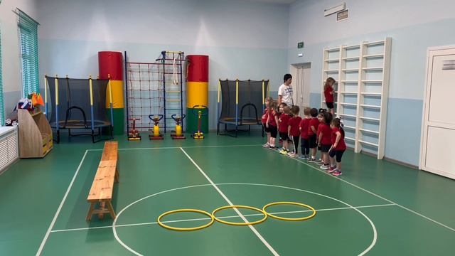 Занятие по физической культуре в средней группе «Мы туристы"
