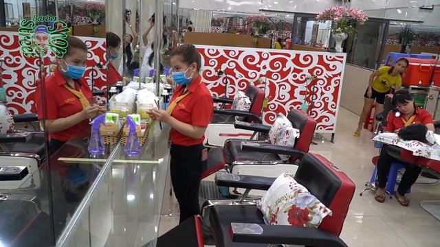 Vietnam_Barber_Shop_Shave_Relax_with_Girl_2020_25052024232413_MPEG-4__720p_.mp4