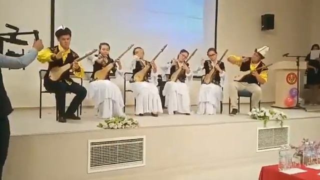 Маш Ботой. Комуз!