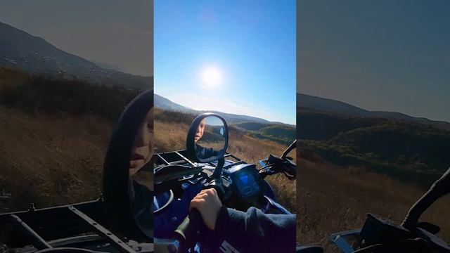 ребёнок на квадроцикле