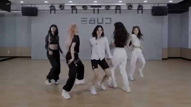 (G)I-DLE - TOMBOY Dance Practice