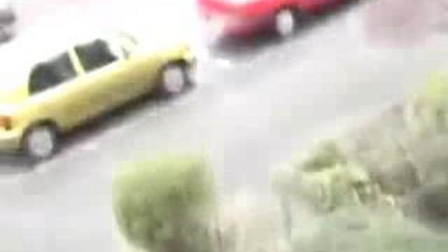 Девушка паркуется