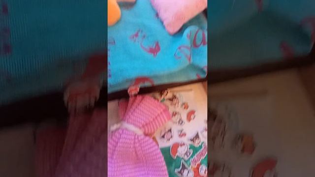 Я купила Кики ноутбук! Убралась в Кикиной комнате наклеила наклейки