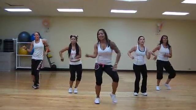 Salsaton - dancefitness salsareggaeton routine for Group Exercise