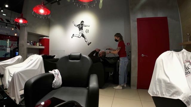 В раздевалке только девушки!!!