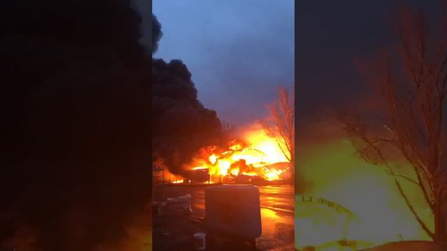 Пожар и взрыв на зерновом терминале в Ростове-на-Дону