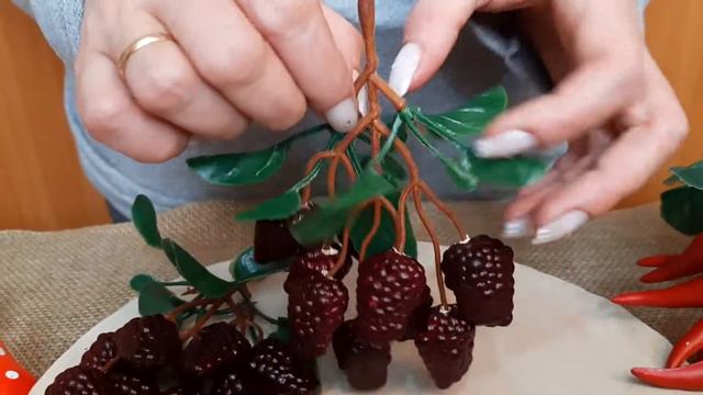 Муляж веточка Ежевики
