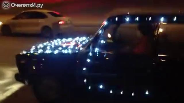 Украсил своё авто на новый год