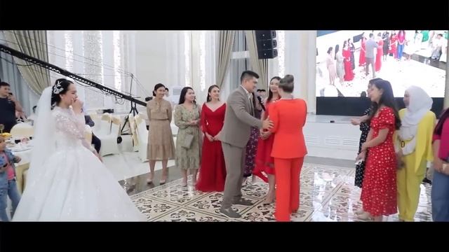 Ағасының тойында гүл ұстап алған қызына сөз салған жігіт бүкіл халықты жылатты??❤️Мейрбек Байшагиро