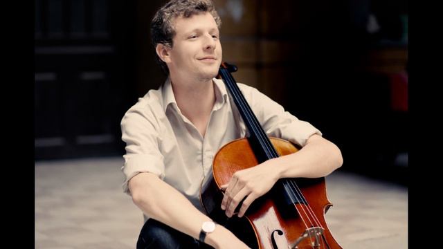 István Várdai plays the cello