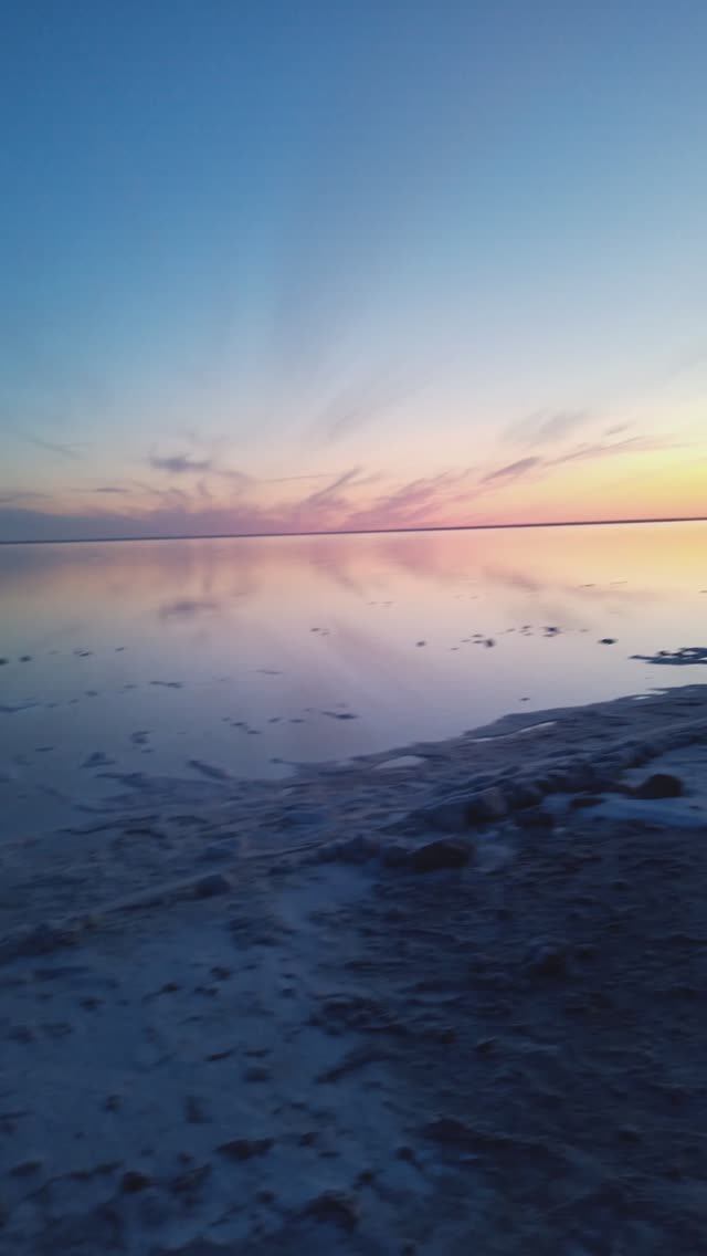 Закат на соляном озере Эльтон 3
